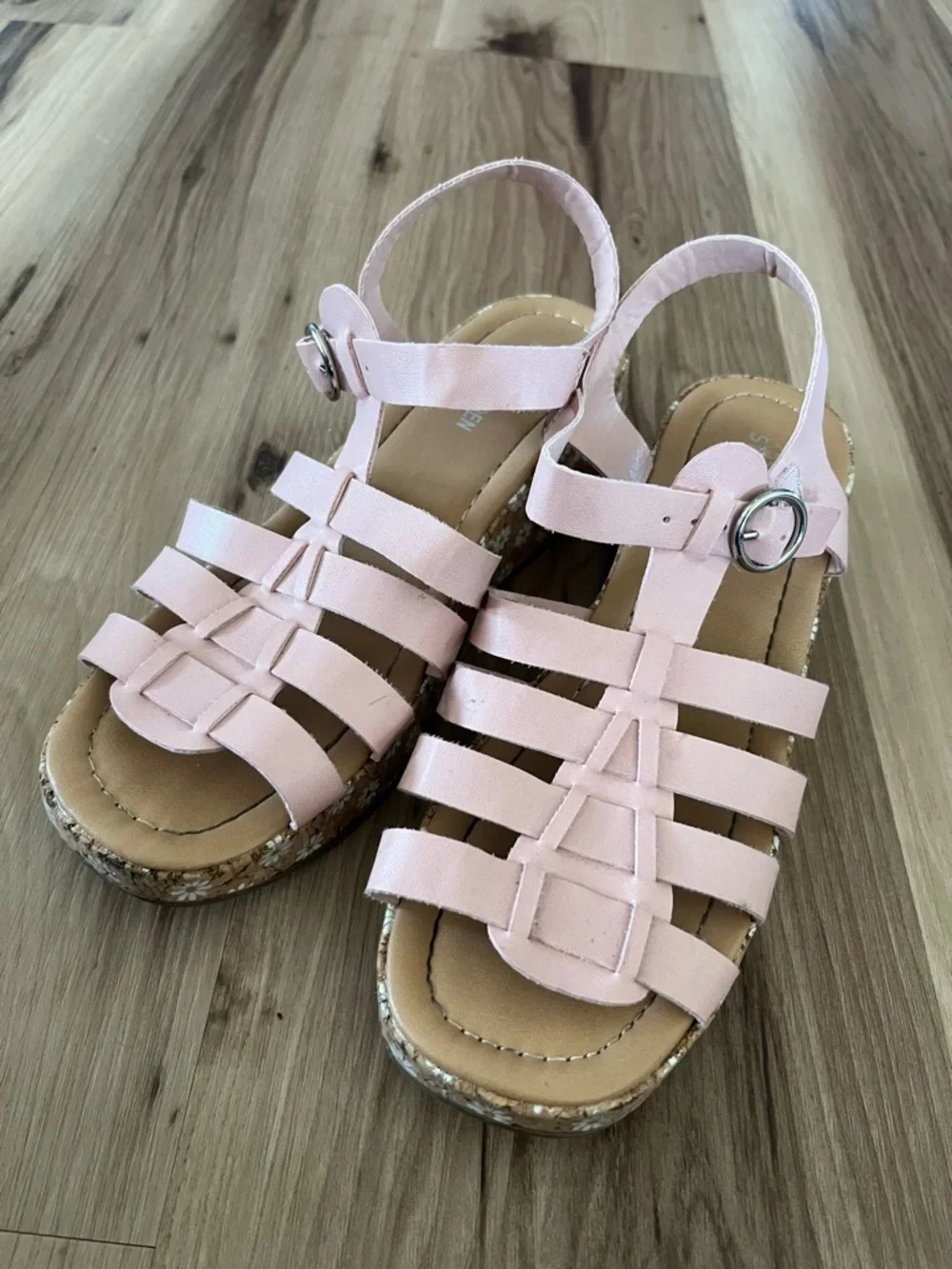 Steve Madden Blush Pink Wedges Sandal With Flower Details Girls Size 4